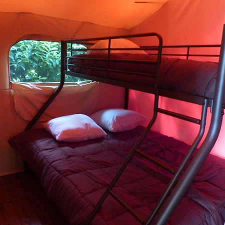 Camping Le Clos De La Lere Cayriech Exteriör bild